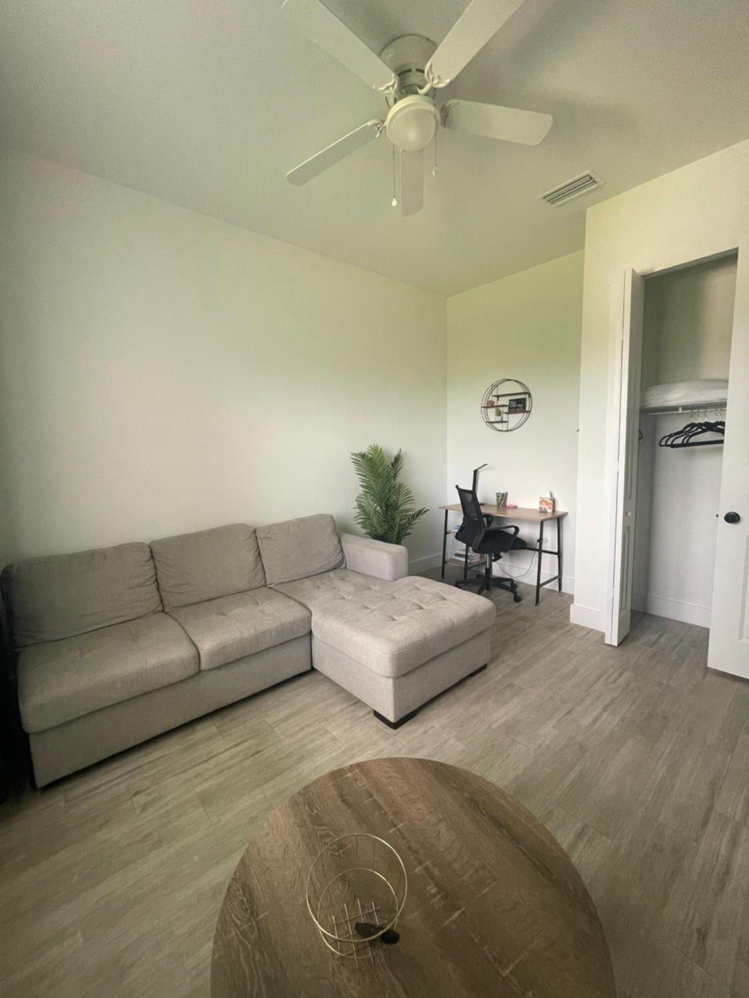 Casa Blanca Private Suite Lehigh Acres Exterior photo